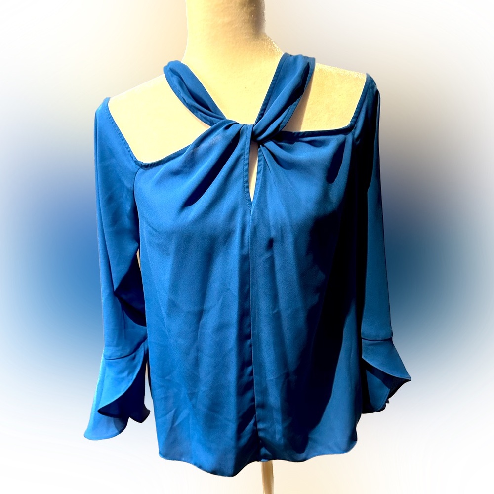 NWT H by Halston bold blue cold shoulder blouse. Flared sleeves. Size S